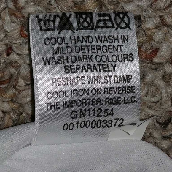 QUIZ lacy floral dress. - Picture 6 of 8